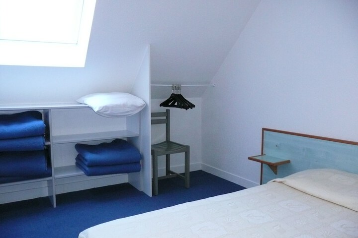 Room 10 of 62