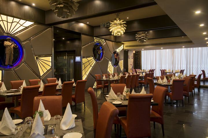 Dining 72 of 136