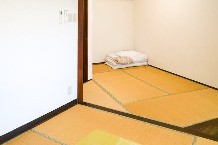Room 33 of 80