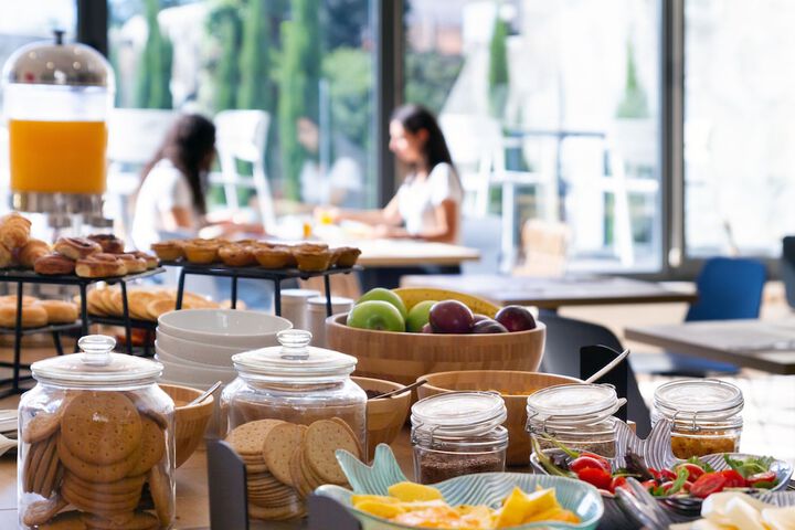 Breakfast/Coffee Service 20 of 30