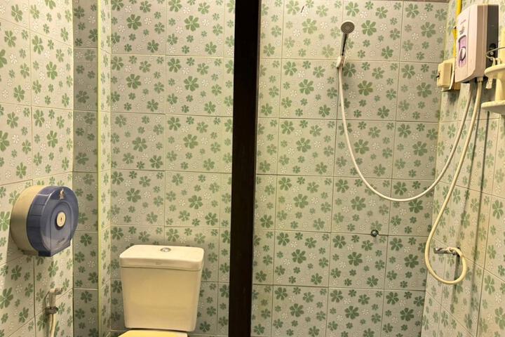 Room 29 of 33