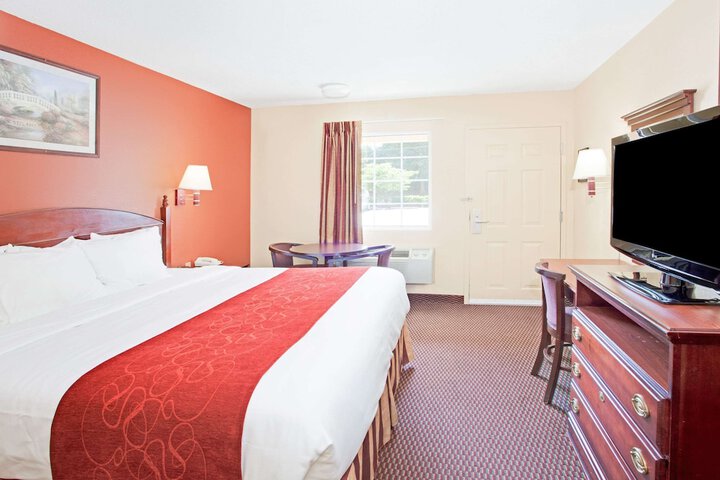 1 King Bed (8 of 12)