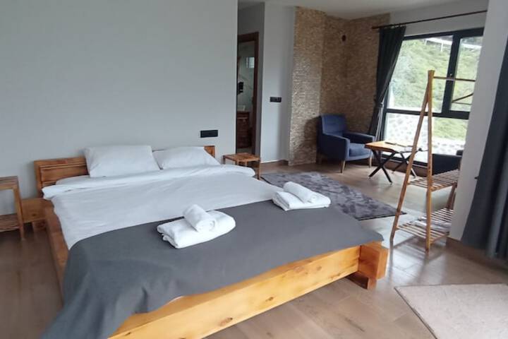 Room 2 of 17