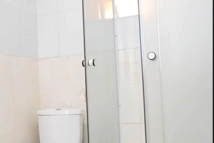 Room 12 of 25