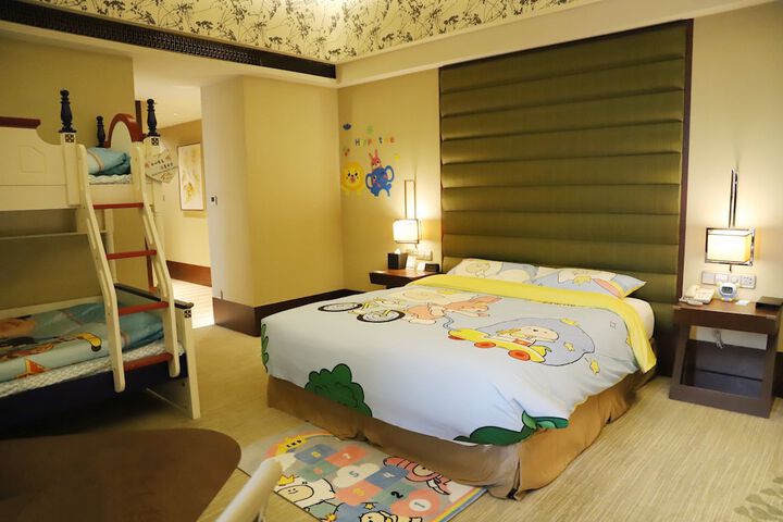 Room 22 of 100