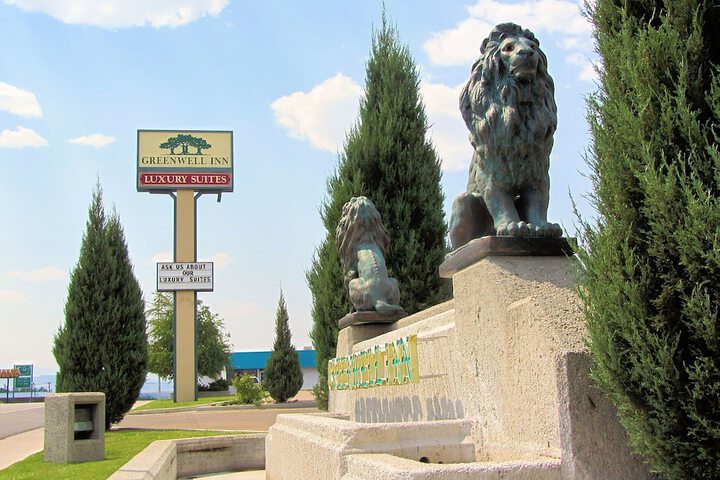 Hotel Exterior 50 of 50