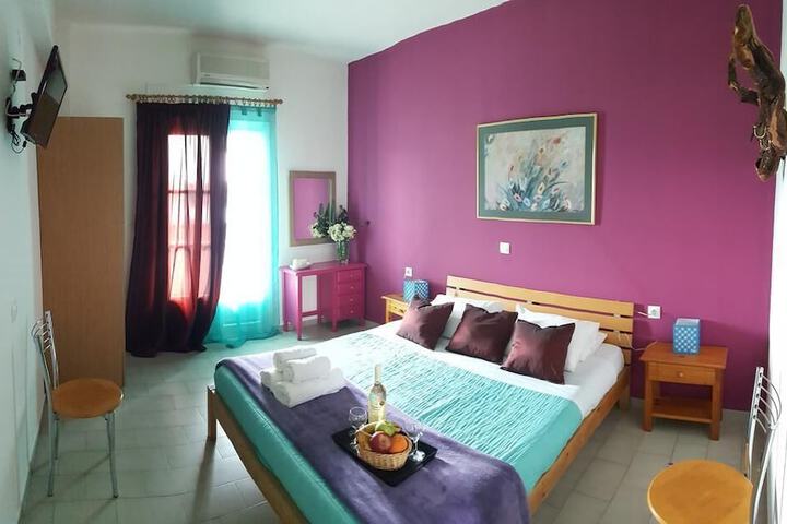 Room 2 of 31