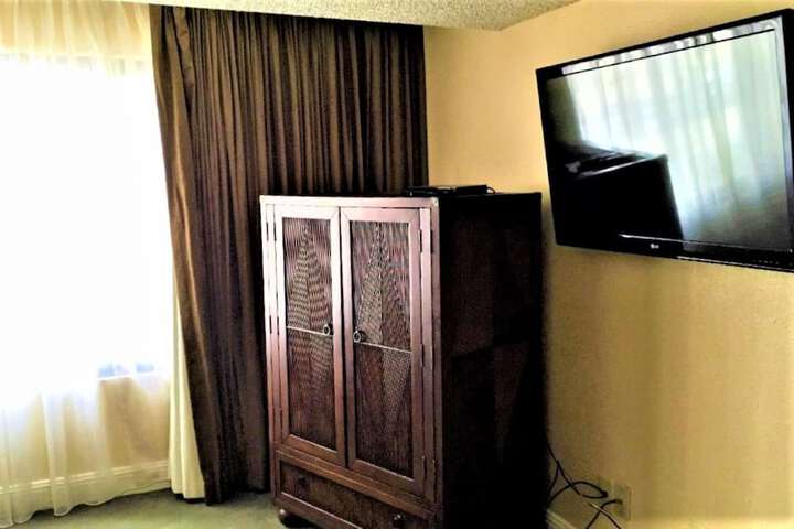 Room 8 of 112