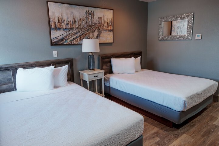 2 Double Beds (5 of 9)