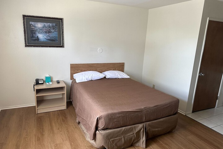 Room 7 of 37