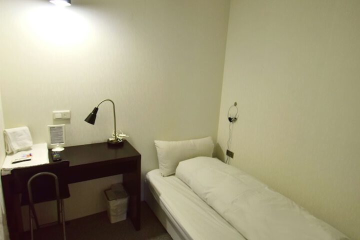 Room 6 of 47