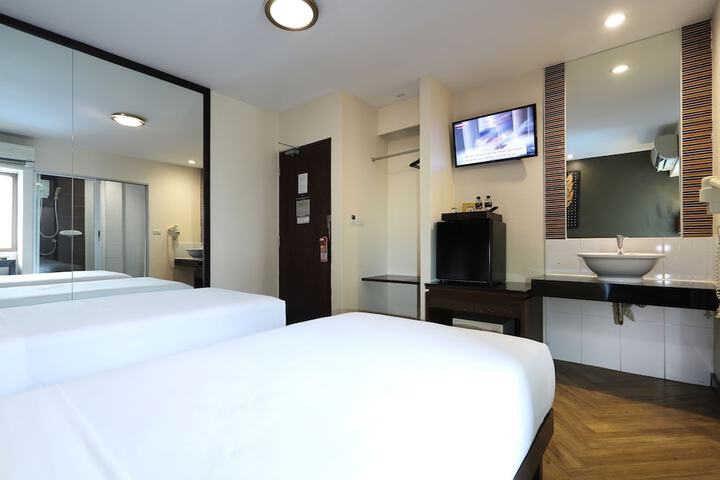 Room 46 of 78