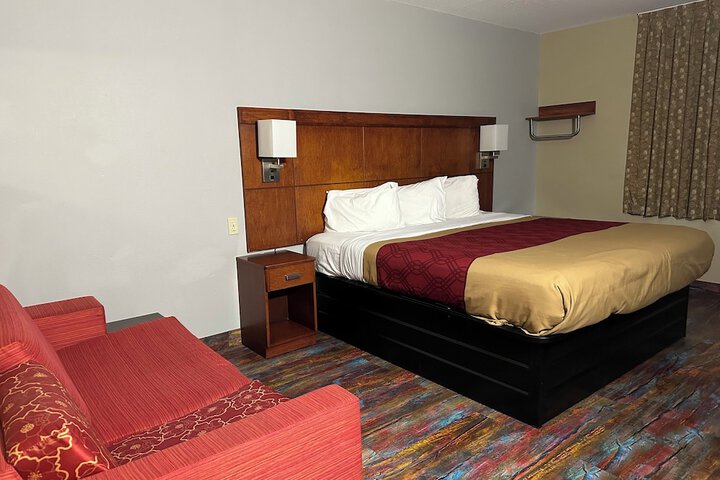 1 King Bed (7 of 11)