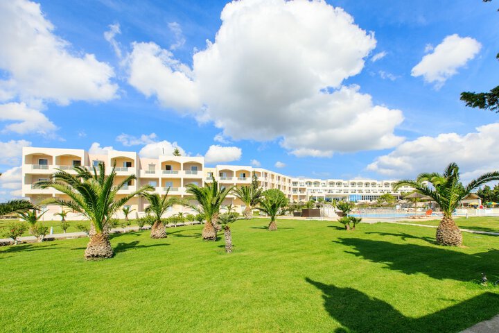 Hotel Exterior 212 of 229