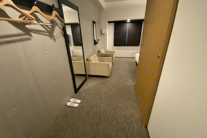 Room 6 of 110