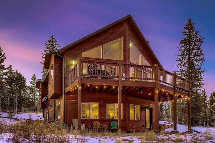Jefferson Cabin w / Fire Pit: Near Hiking Trails!