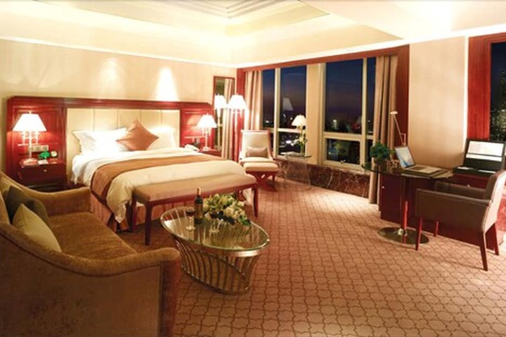 Room 6 of 36