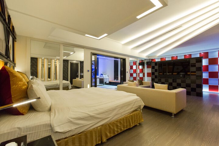 Room 17 of 216