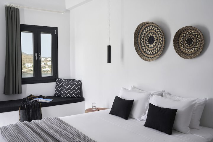 Room 32 of 52