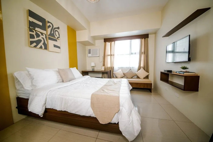Room 2 of 12