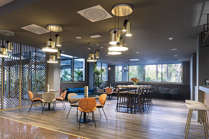 Lounge 59 of 72