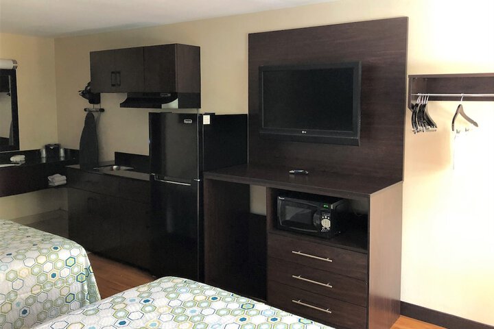 ADA Accessible Studio 2 Queen Beds (4 of 5)