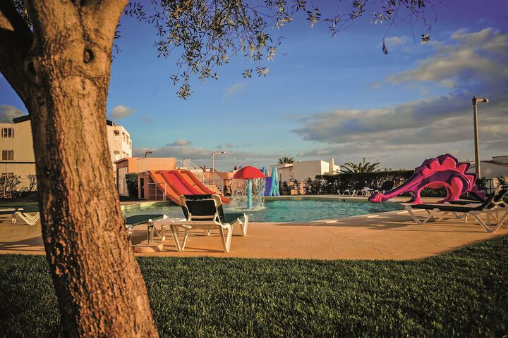 Hotel with Pool