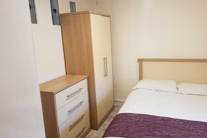 Room 4 of 25