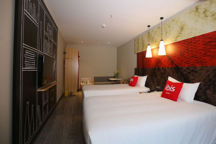 Room 15 of 23