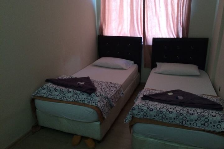 Room 6 of 95