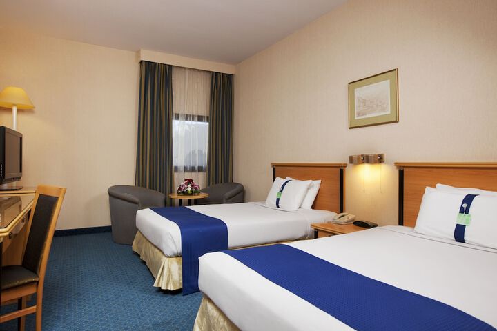 Room 2 of 109