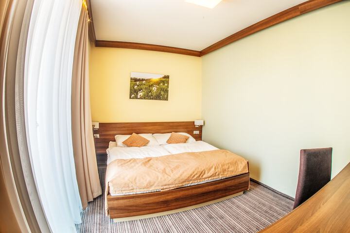 Room 7 of 73