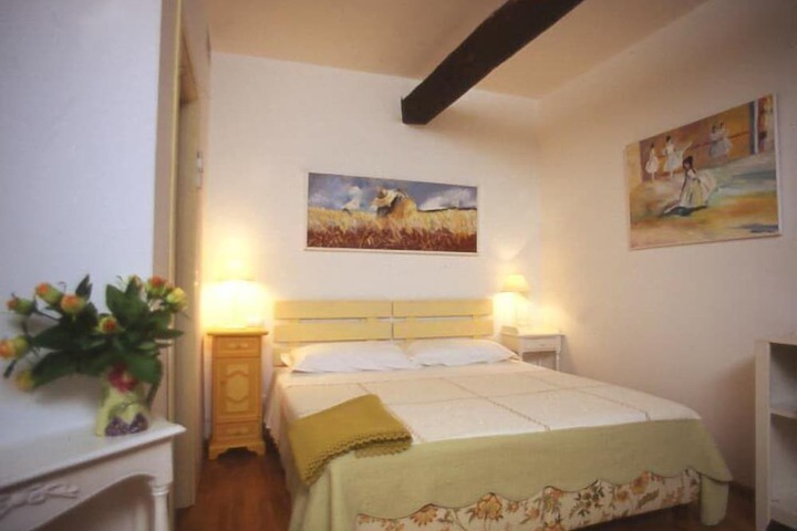 Room 9 of 24