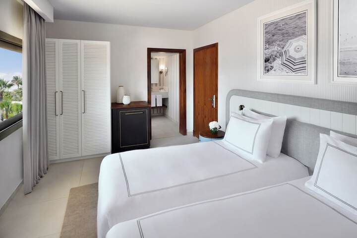 Room 32 of 115