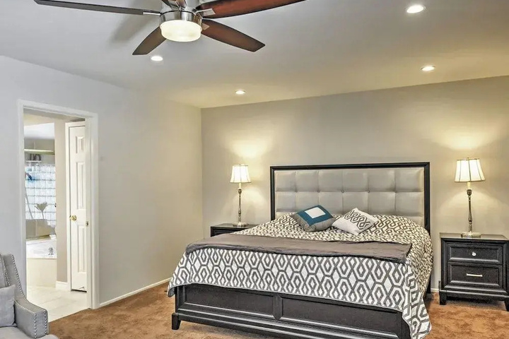 Room 6 of 21