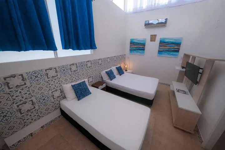 Room 2 of 20