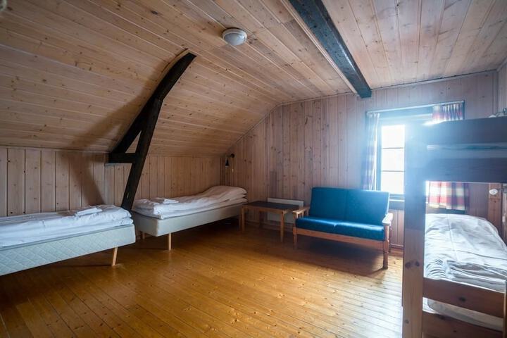 Room 5 of 45
