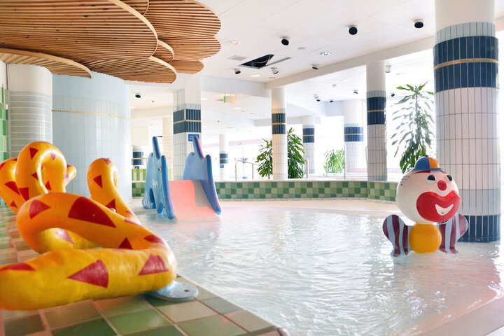 Pools & Facilities