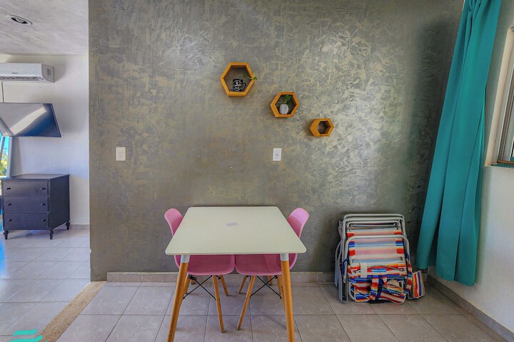 Room 52 of 172