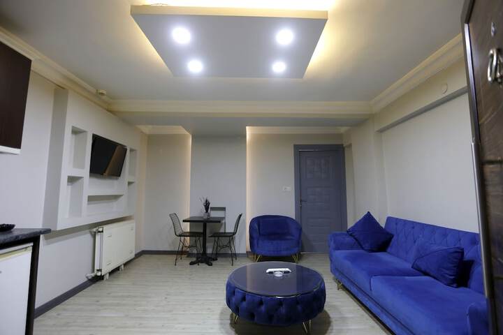 Room 11 of 18
