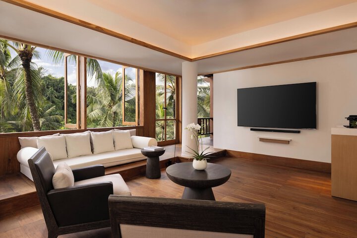 Hotel Interior 112 of 142