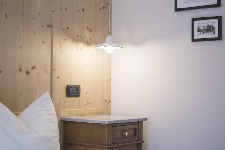 Room 54 of 214