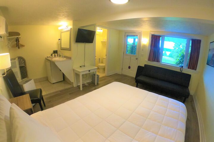 Room 22 of 53