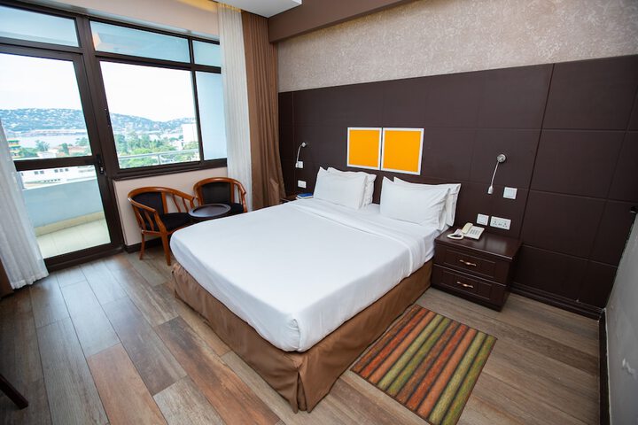 Room 9 of 27
