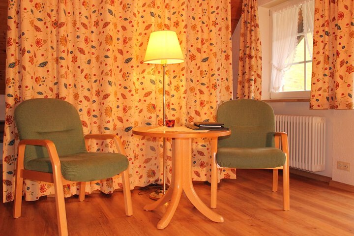 Room 7 of 42
