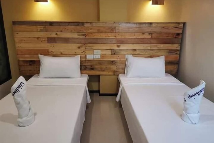 Room 7 of 36