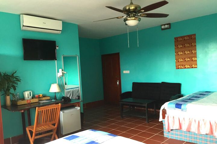 Room 17 of 37