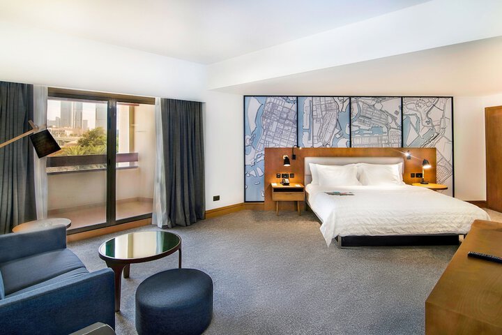 Room 25 of 143