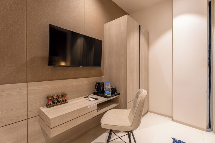 Room 18 of 29
