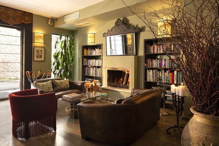 Entrance & Lobby